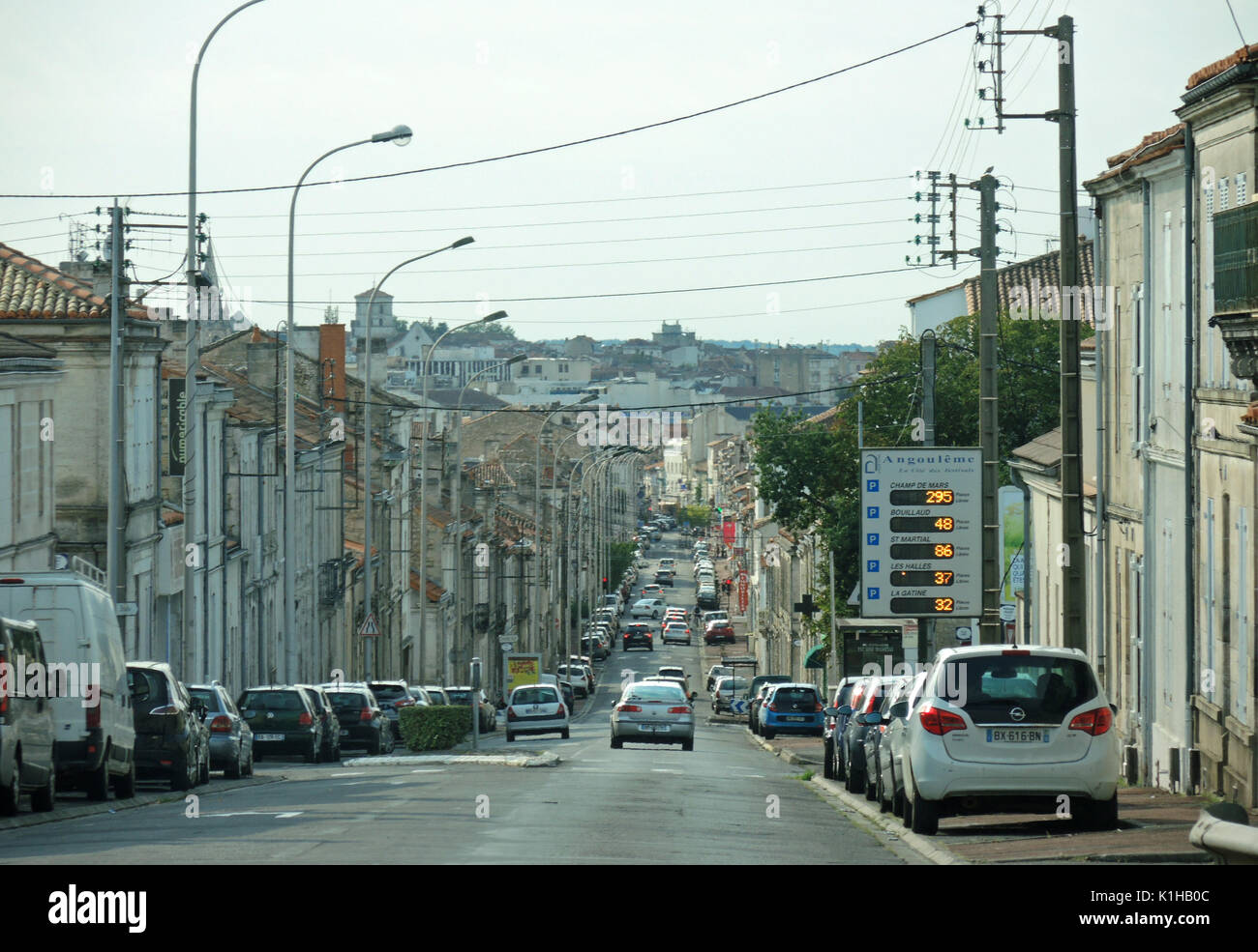 ANGOULEME FRANCIA - di entrare in città da SOYAUX - problemi sociali nella città francese © Frédéric BEAUMONT Foto Stock