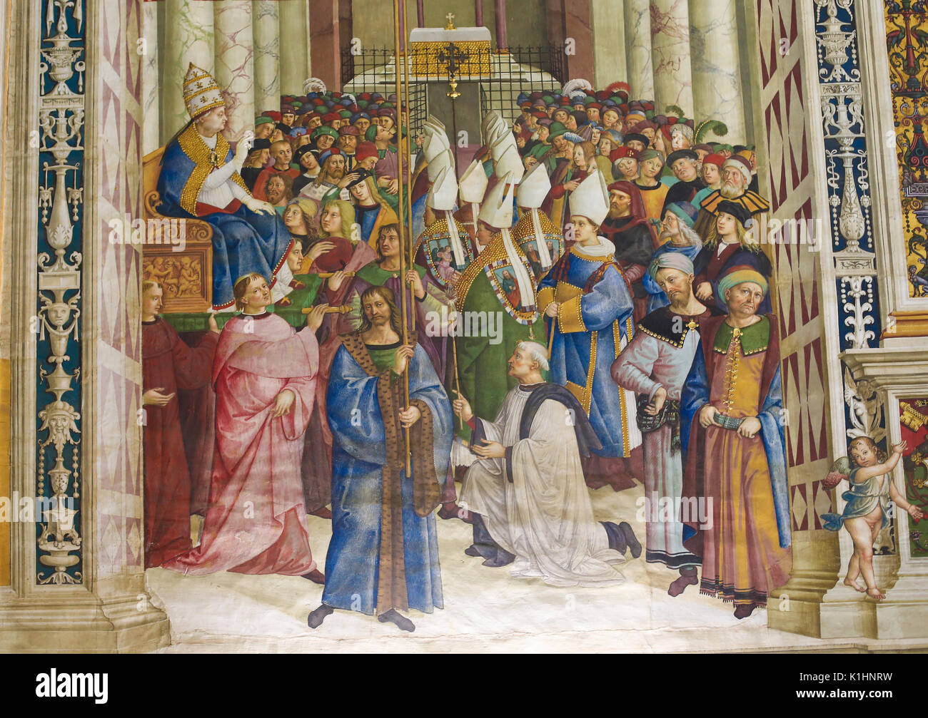 Affreschi (1502) nella Libreria Piccolomini nel Duomo di Siena, Toscana, Italia, del Pinturicchio raffigurante Papa Pio II entrando in Laterano come Pontefice in 1 Foto Stock