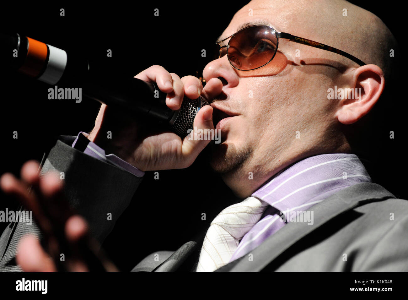 Perform Power 106 "Cali Christmas" Dicembre 3,2010 Gibson Amphitheatre Los Angeles. Foto Stock