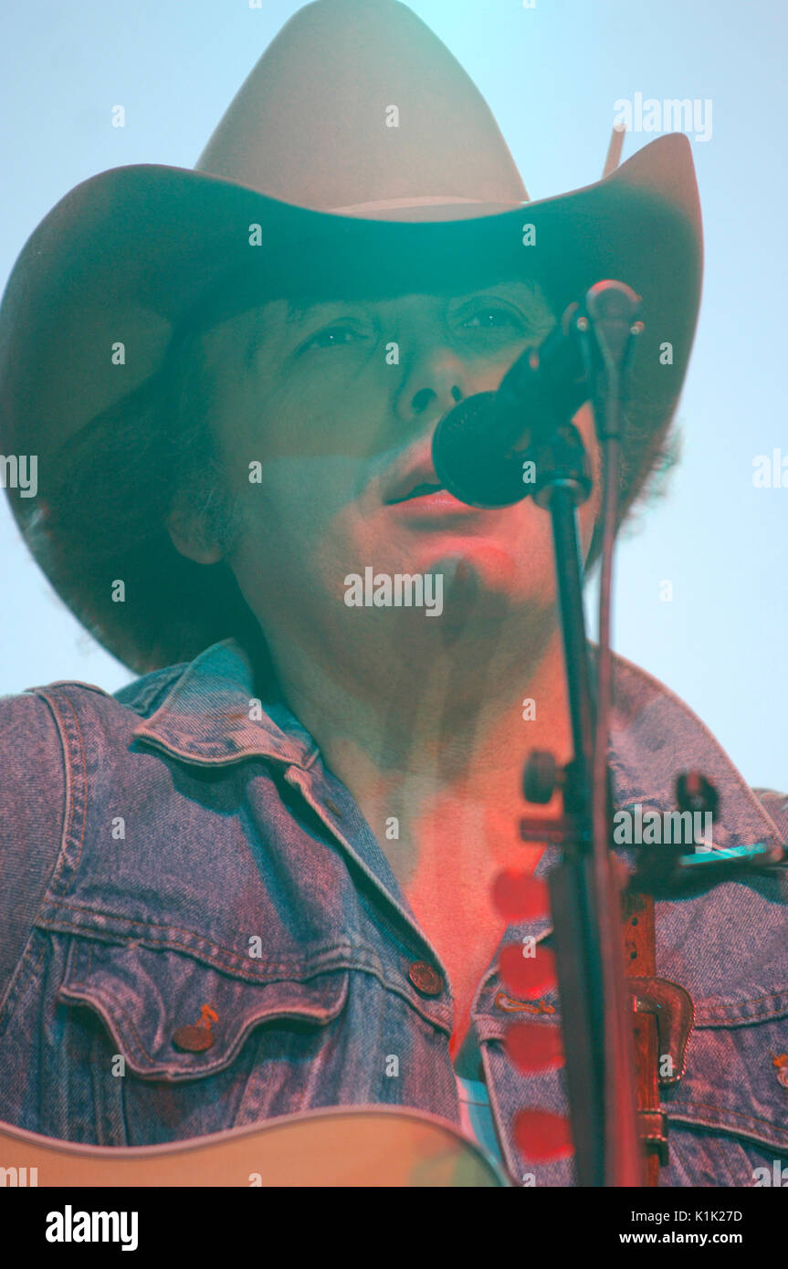 Musicista Dwight Yoakam che suona 2008 Stagecoach Country Music Festival Indio. Foto Stock