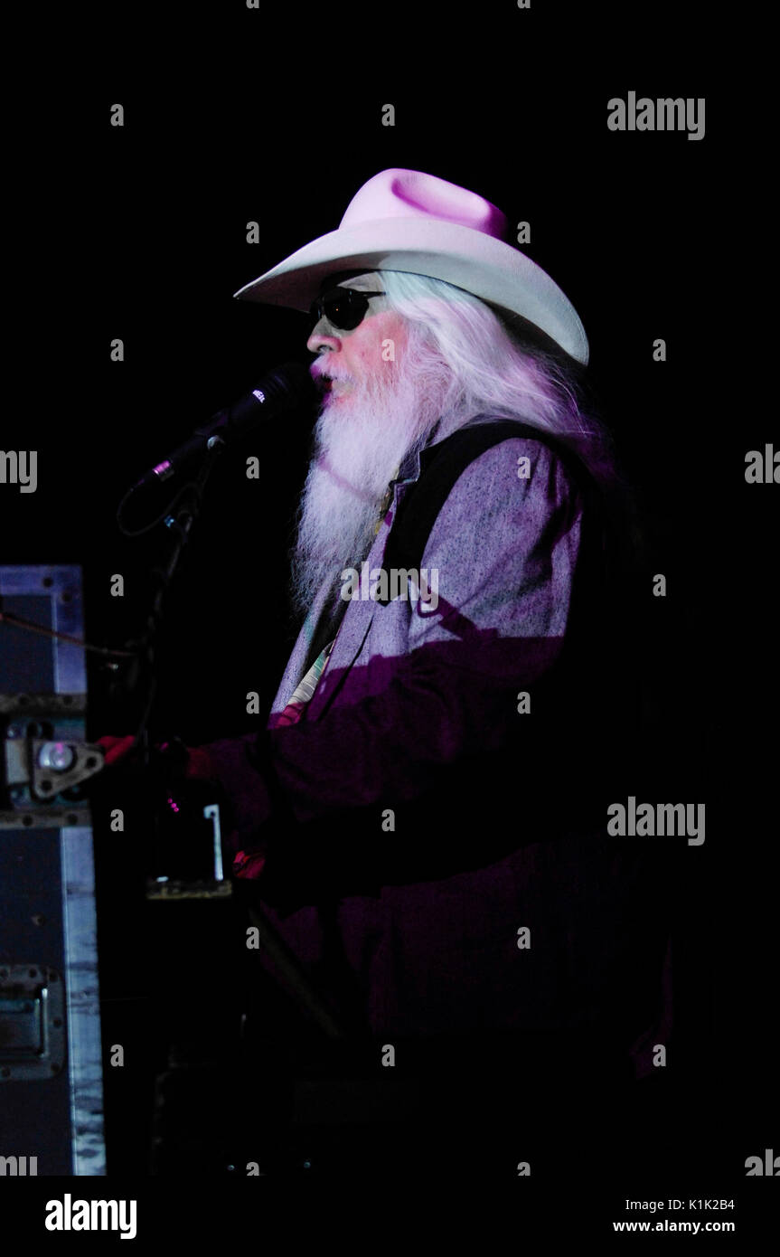 Leon russell esegue stagecoach,California's county music festival il giorno 2 maggio,1 2011 indio,ca. Foto Stock