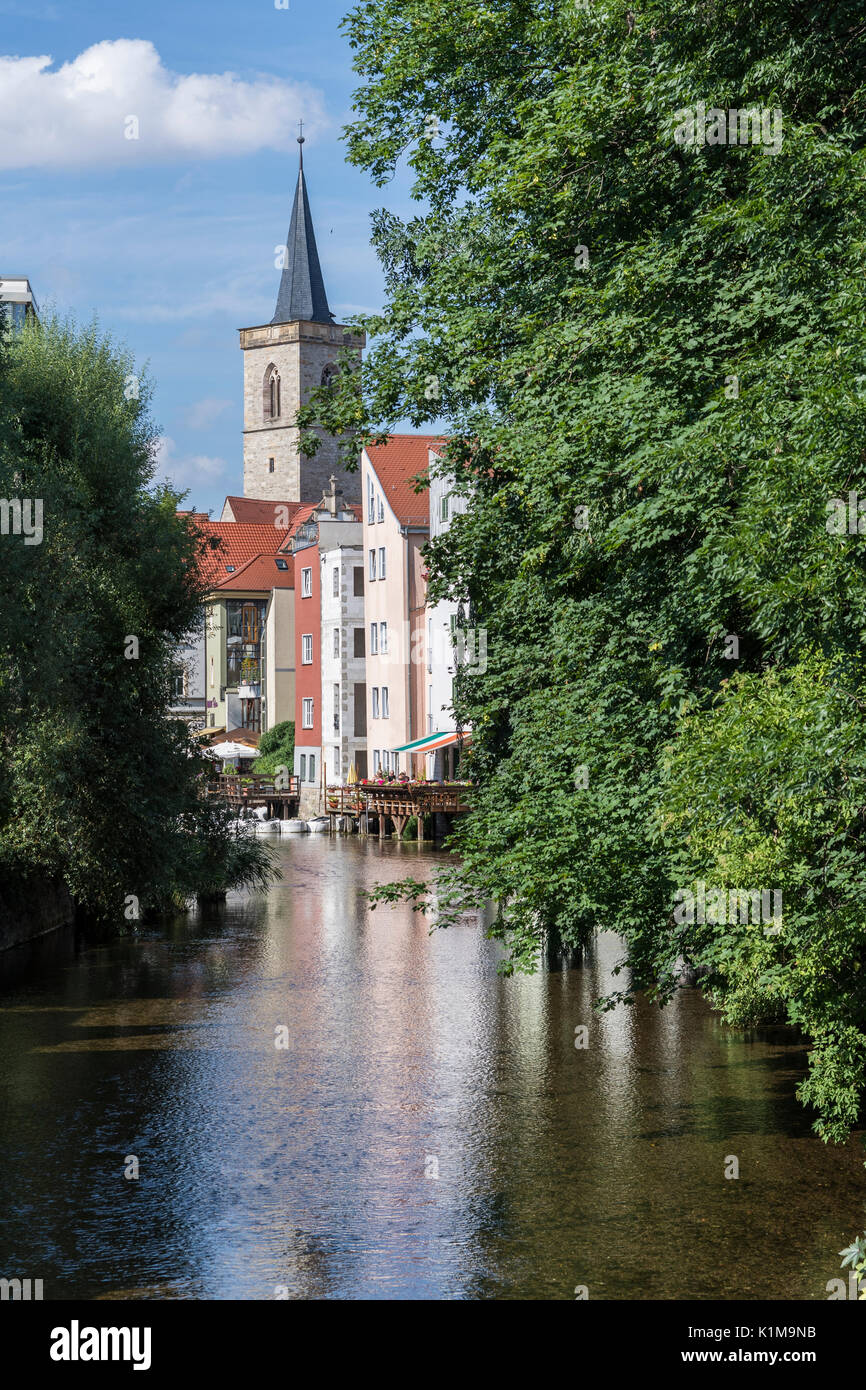 Vista di Aegidienkirche da Gera Bridge, Erfurt, Turingia, Germania Foto Stock