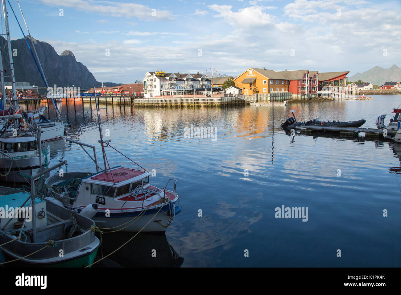 Porto di Svolvaer, Isole Lofoten, Nordland, Norvegia Foto Stock