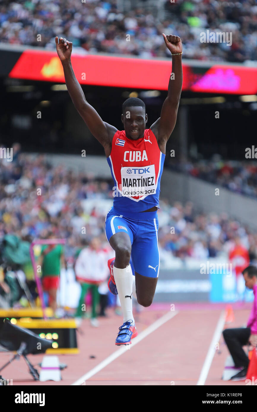 Lázaro MARTÍNEZ (Cuba) concorrenti negli Uomini Salto triplo Qualification B al 2017, IAAF Campionati del Mondo, Queen Elizabeth Olympic Park, Stratford, Londra, Regno Unito. Foto Stock