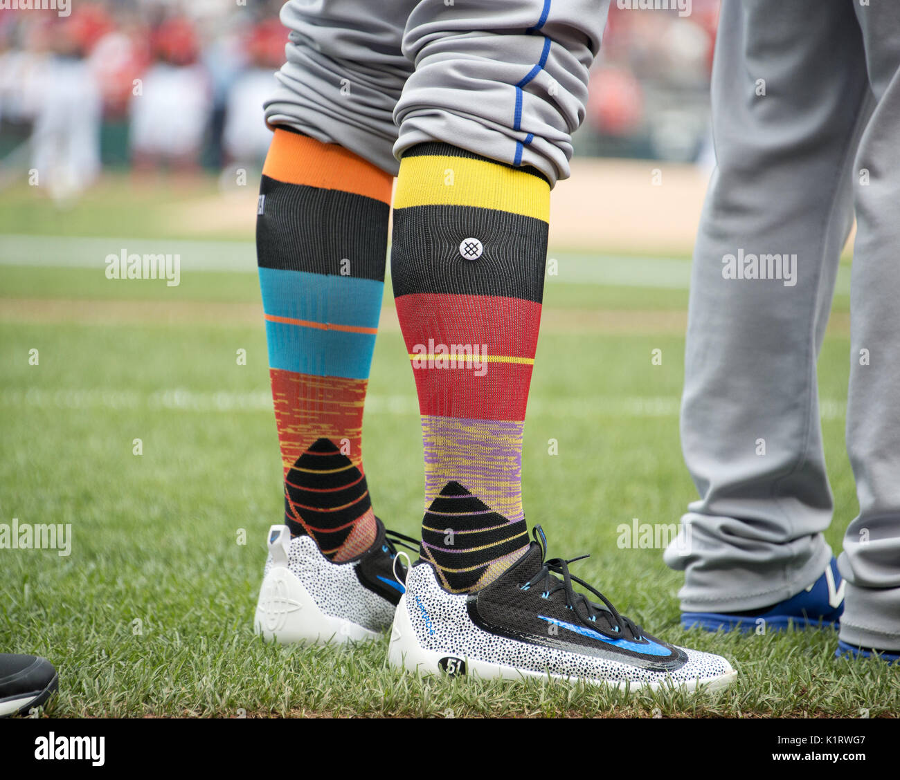 Washington, Distretto di Columbia, Stati Uniti d'America. 26 Ago, 2017. Close-up di sox sul soprannome personalizzato uniforme indossata da New York Mets lanciatore di rilievo Paolo Sewald (51) prima della partita contro i cittadini di Washington a cittadini Parco di Washington, DC il Sabato, Agosto 26, 2017.Credit: Ron Sachs/CNP. Credito: Ron Sachs/CNP/ZUMA filo/Alamy Live News Foto Stock