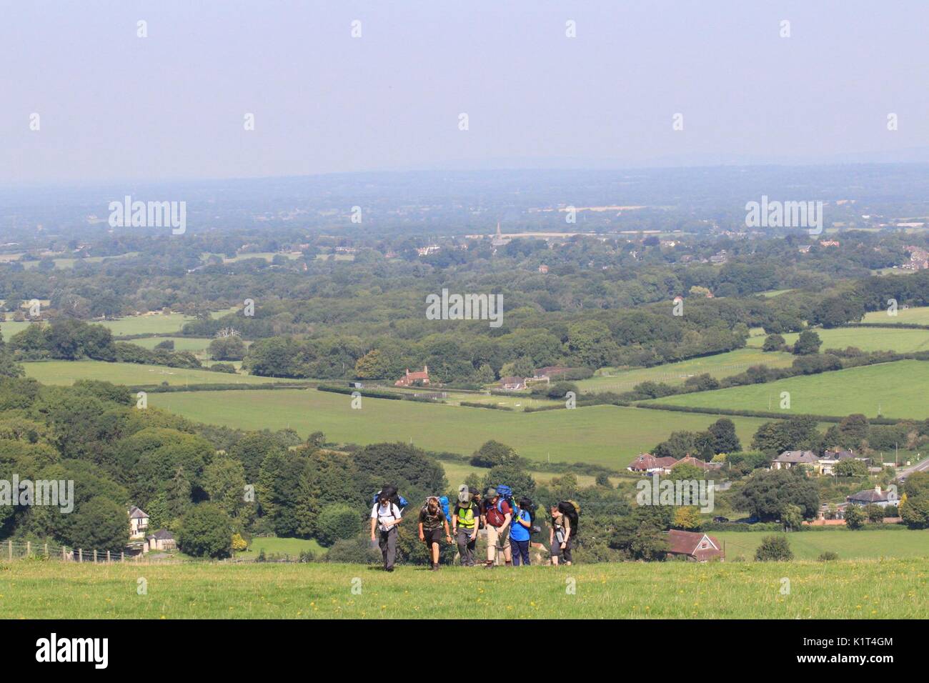South Downs national park, Regno Unito. 27 Ago, 2017. Il sole e il bel tempo per quello che potrebbe essere uno dei più caldi a Ferragosto nei fine settimana per un certo periodo di tempo. Credito: Darren Attersley./Alamy Live News Foto Stock