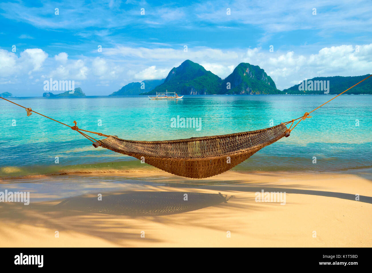 Un amaca in spiaggia - el nido, Filippine Foto Stock