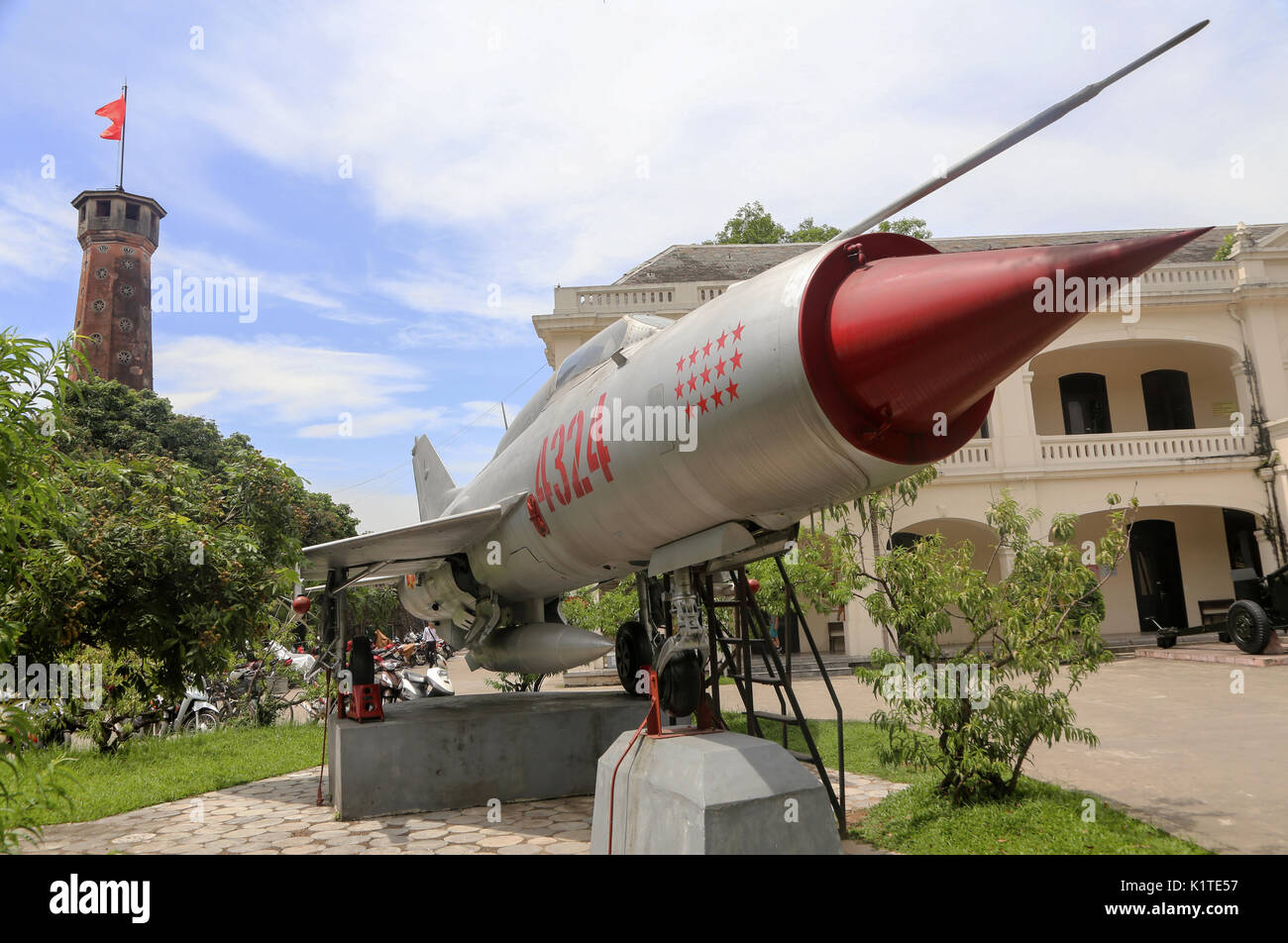 Un MIG 21 Fishbed jet da combattimento aereo al Vietnam Museo della Storia Militare di Hanoi, Vietnam Foto Stock