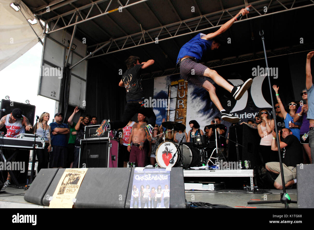 3OH!3 Esecuzione 2008 Vans warped tour Coors San Diego. Foto Stock