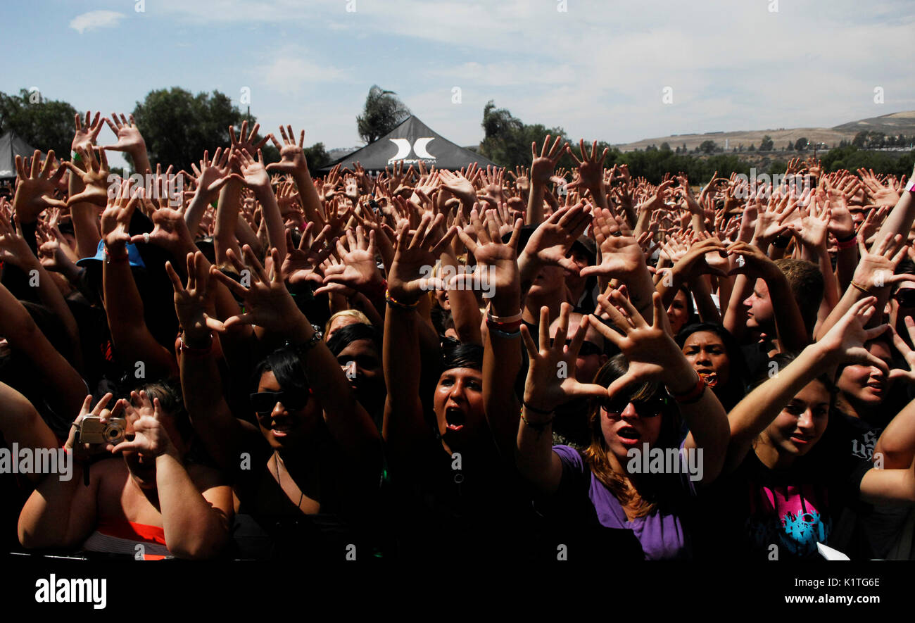 Crowd Hands 2008 furgoni Warped Tour Coors Amphitheatre San Diego. Foto Stock