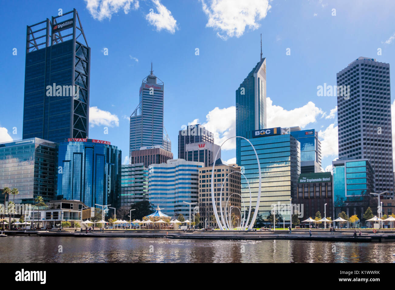 Perth cityscape compresi Elizabeth Quay e grattacieli del CBD di Perth, Perth, Australia occidentale, Australia Foto Stock