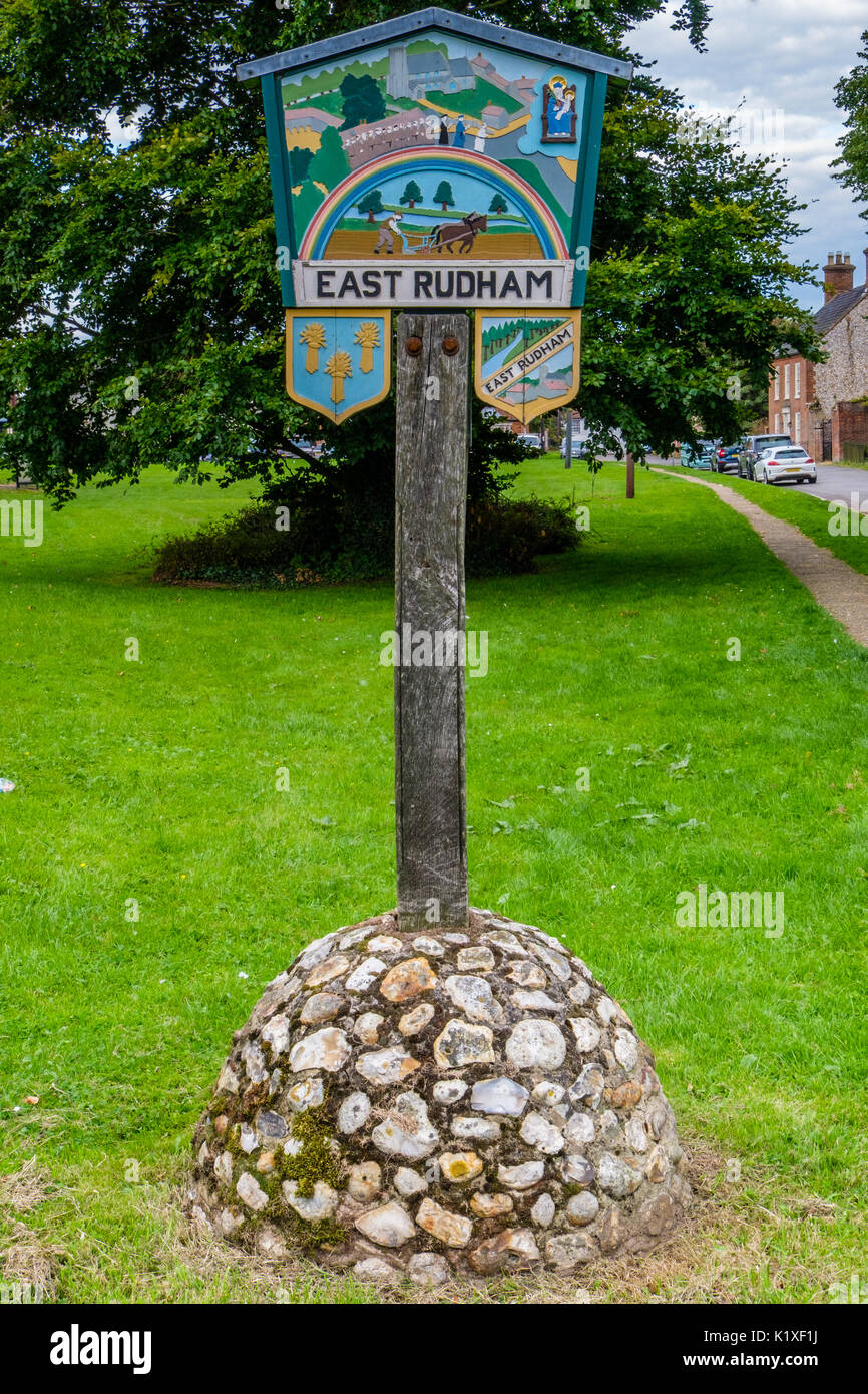 East Rudham village segno, East Rudham, vicino a Fakenham, Norfolk, Regno Unito Foto Stock