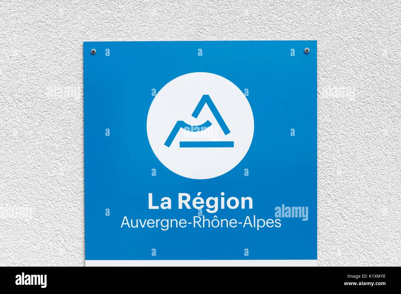 Lione, Francia - 27 luglio 2017: regione Auvergne RHONE-ALPES in Francia segno su una parete Foto Stock