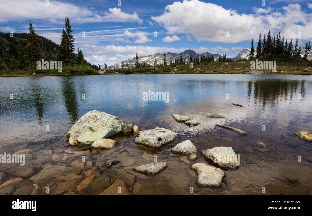 Rocce in armonia Lago su Whistler Mountain, British Columbia, Canada Foto Stock