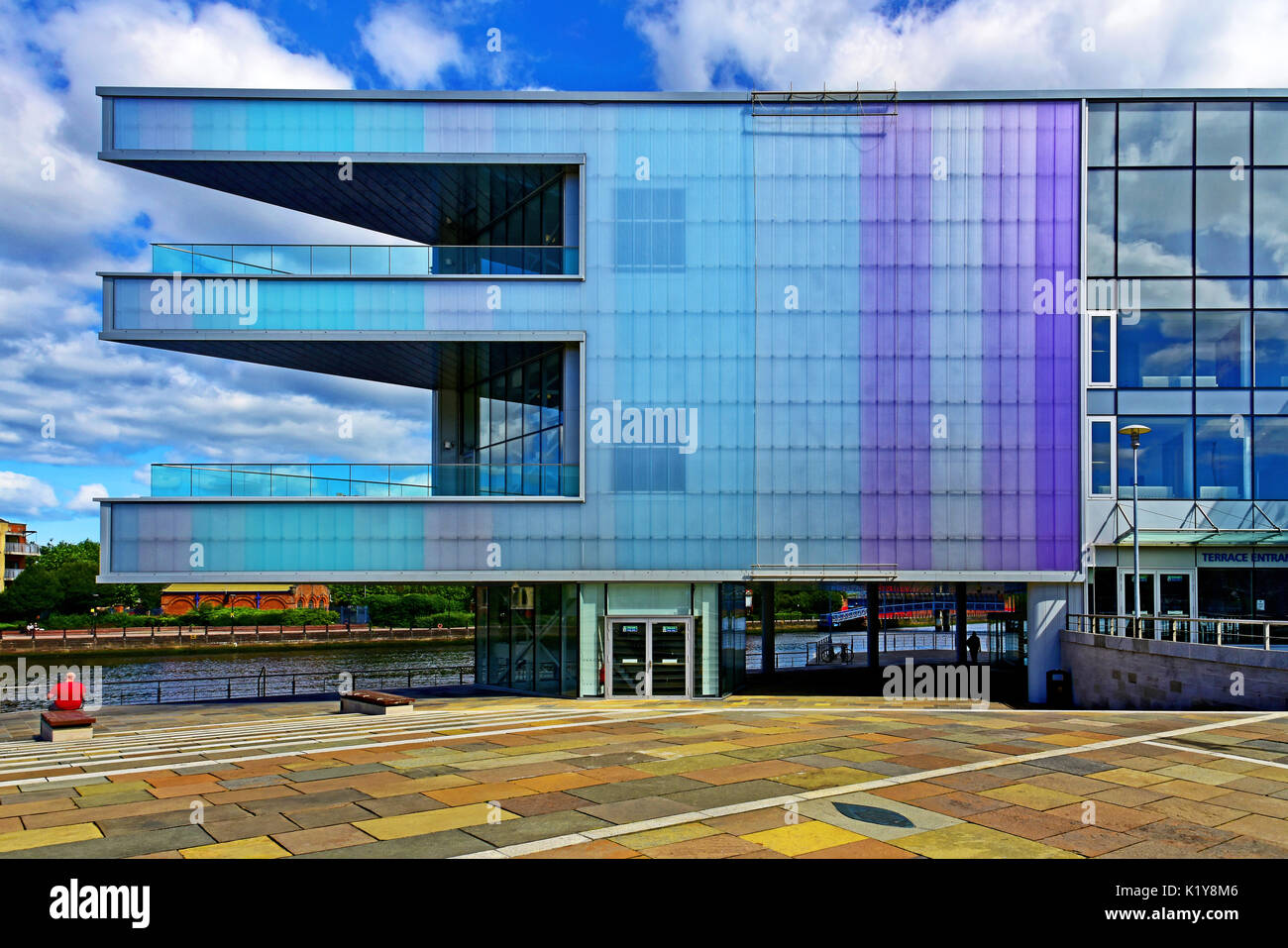 Belfast Irlanda del Nord dal centro città Waterfront Hall Foto Stock