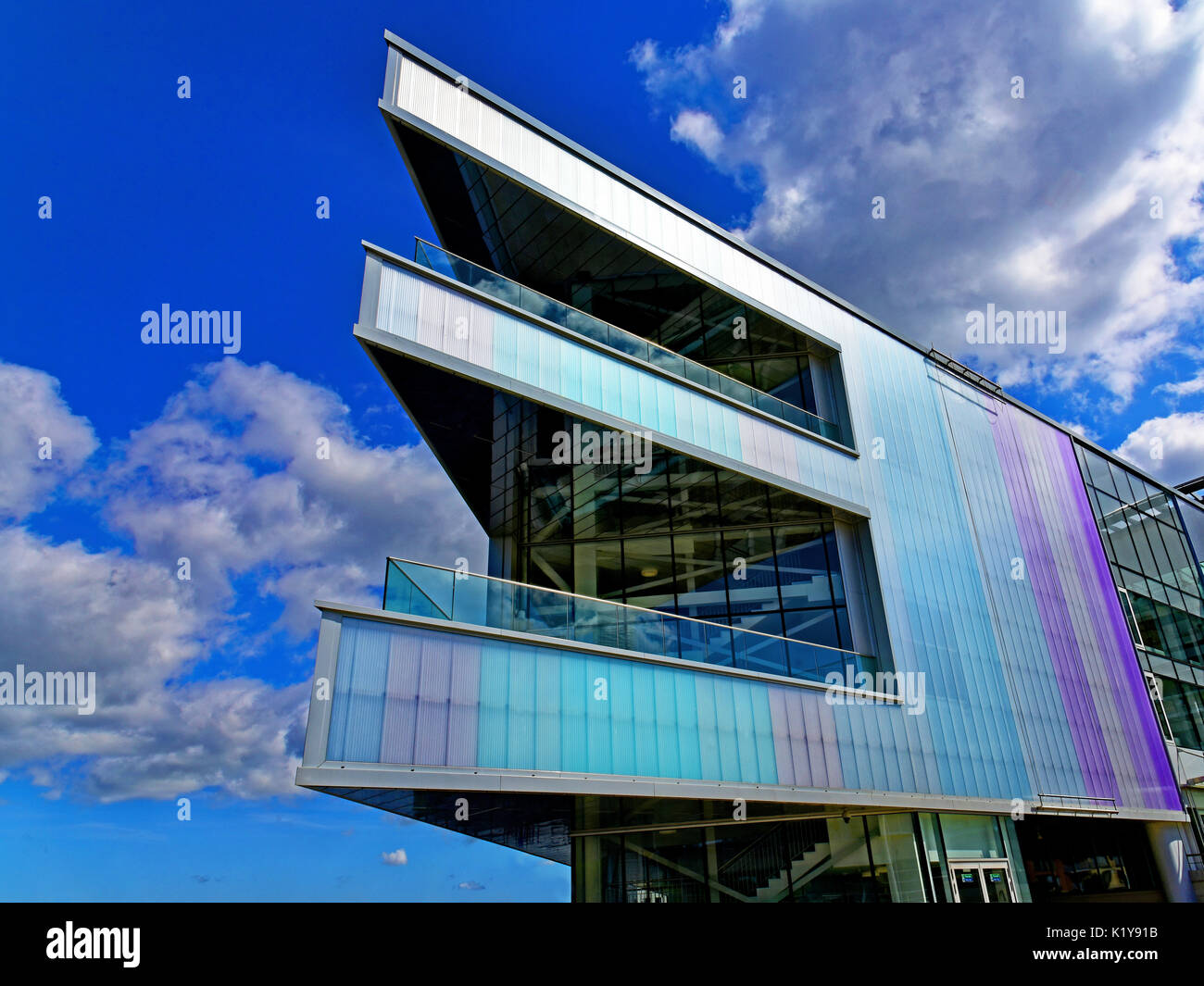 Belfast Irlanda del Nord dal centro città Waterfront Hall Foto Stock