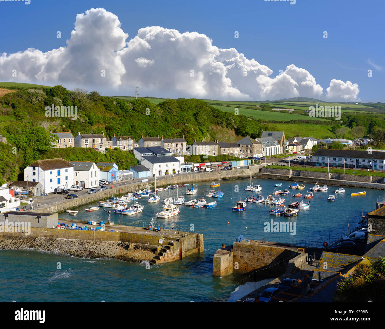 Porto di pesca, Porthleven, Cornwall, England, Regno Unito Foto Stock