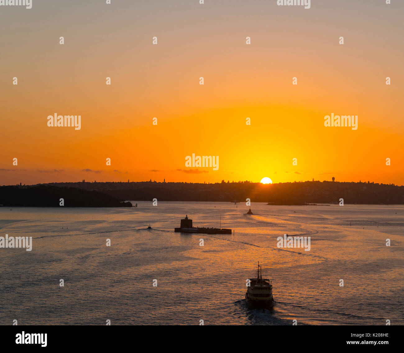 Sunrise, barche sul mare, sul Porto di Sydney, Sydney, Nuovo Galles del Sud, Australia Foto Stock