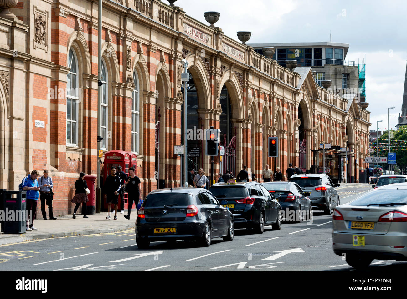 London Road e dalla stazione ferroviaria, Leicester, Regno Unito Foto Stock