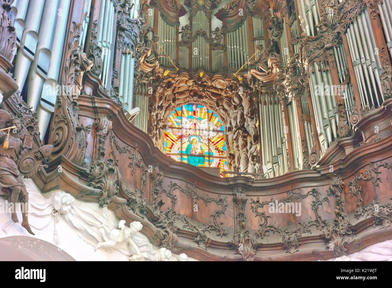 L organo in Gdansk archcathedral oliwa (Cattedrale di Oliwa) che è dedicata alla Santissima Trinità, la beata vergine Maria e di san Bernardo. Foto Stock
