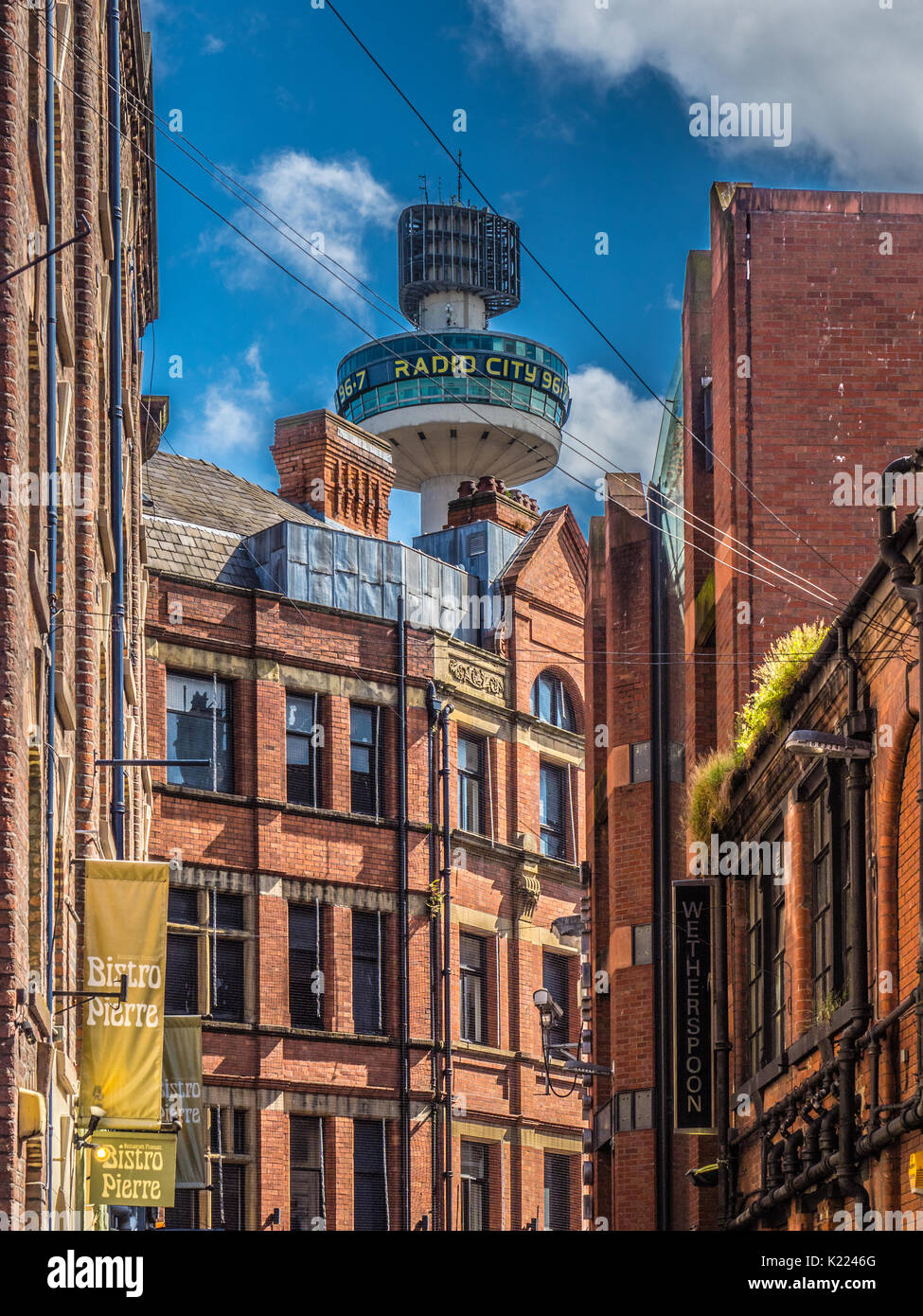 Radio City Tower, da Mathew Street, Liverpool, in Inghilterra, Regno Unito Foto Stock
