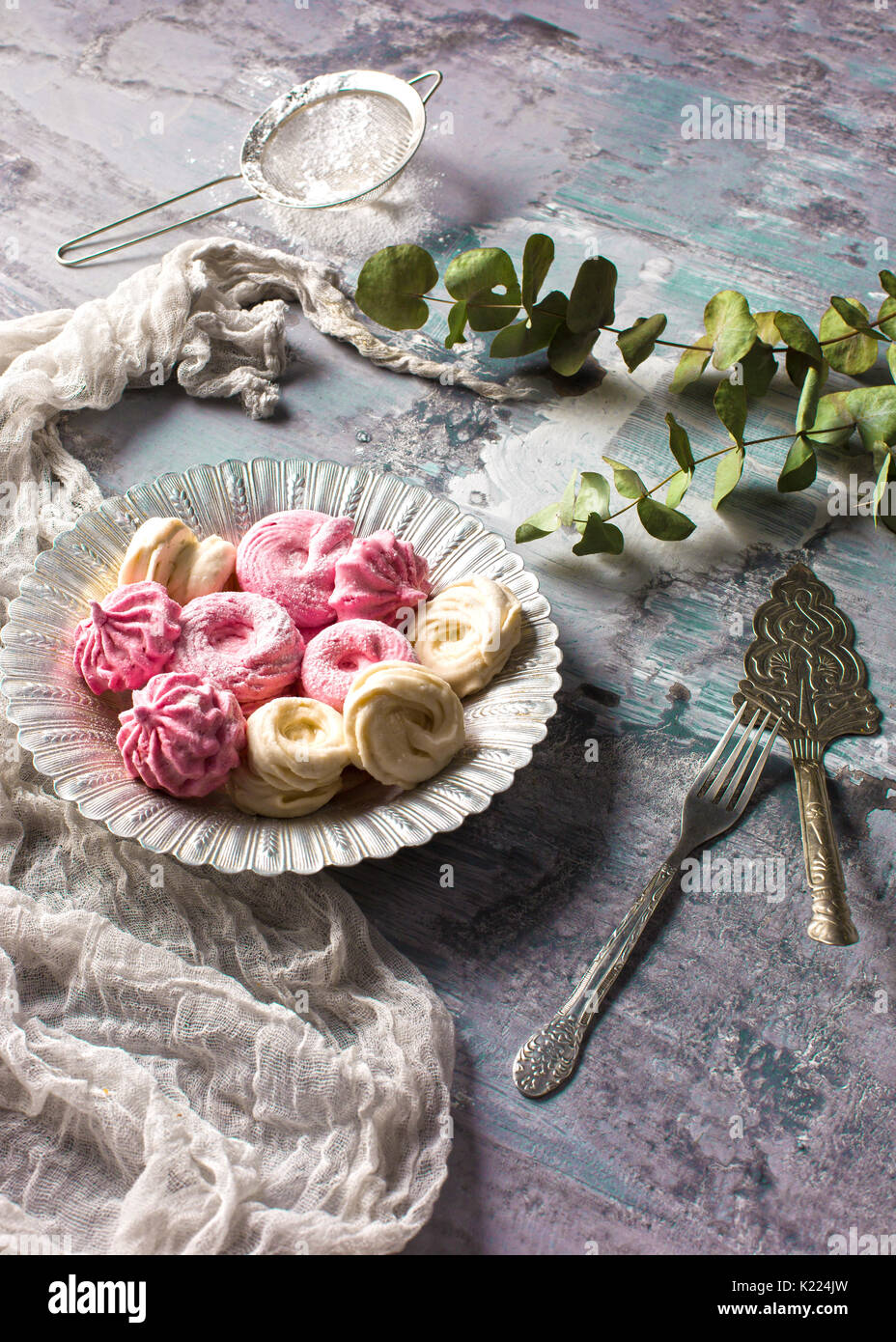I cookies sul tavolo di legno sfondo Foto Stock