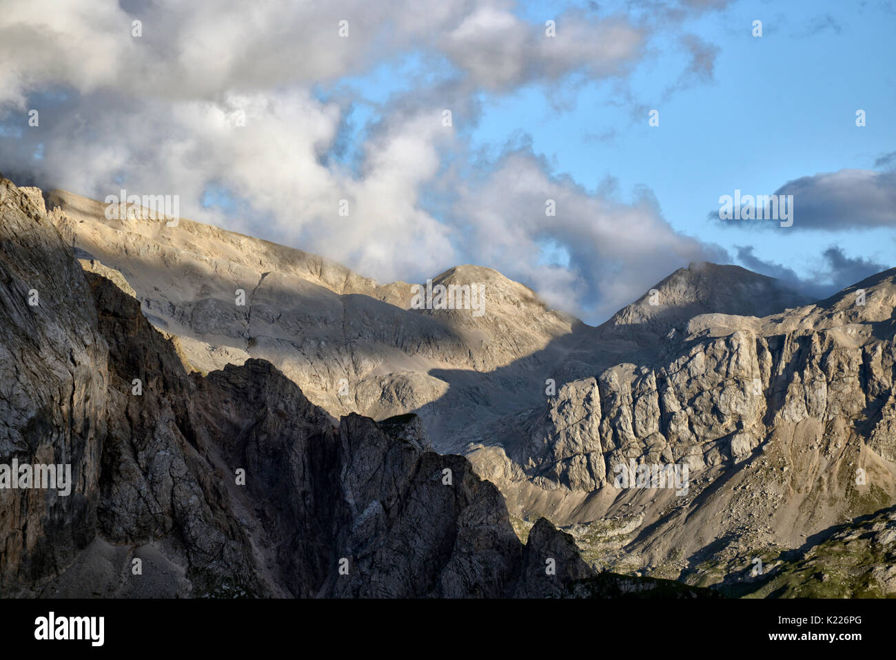 Gruppo Sella e de Sas Pordoi, Dolomiti, fotografia aerea, alte montagne, trentino, Italia Foto Stock