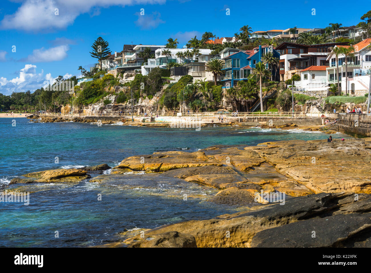 Manly lungomare che conduce alla spiaggia di Shelly, spiagge settentrionali, Sydney, Nuovo Galles del Sud, Australia. Foto Stock