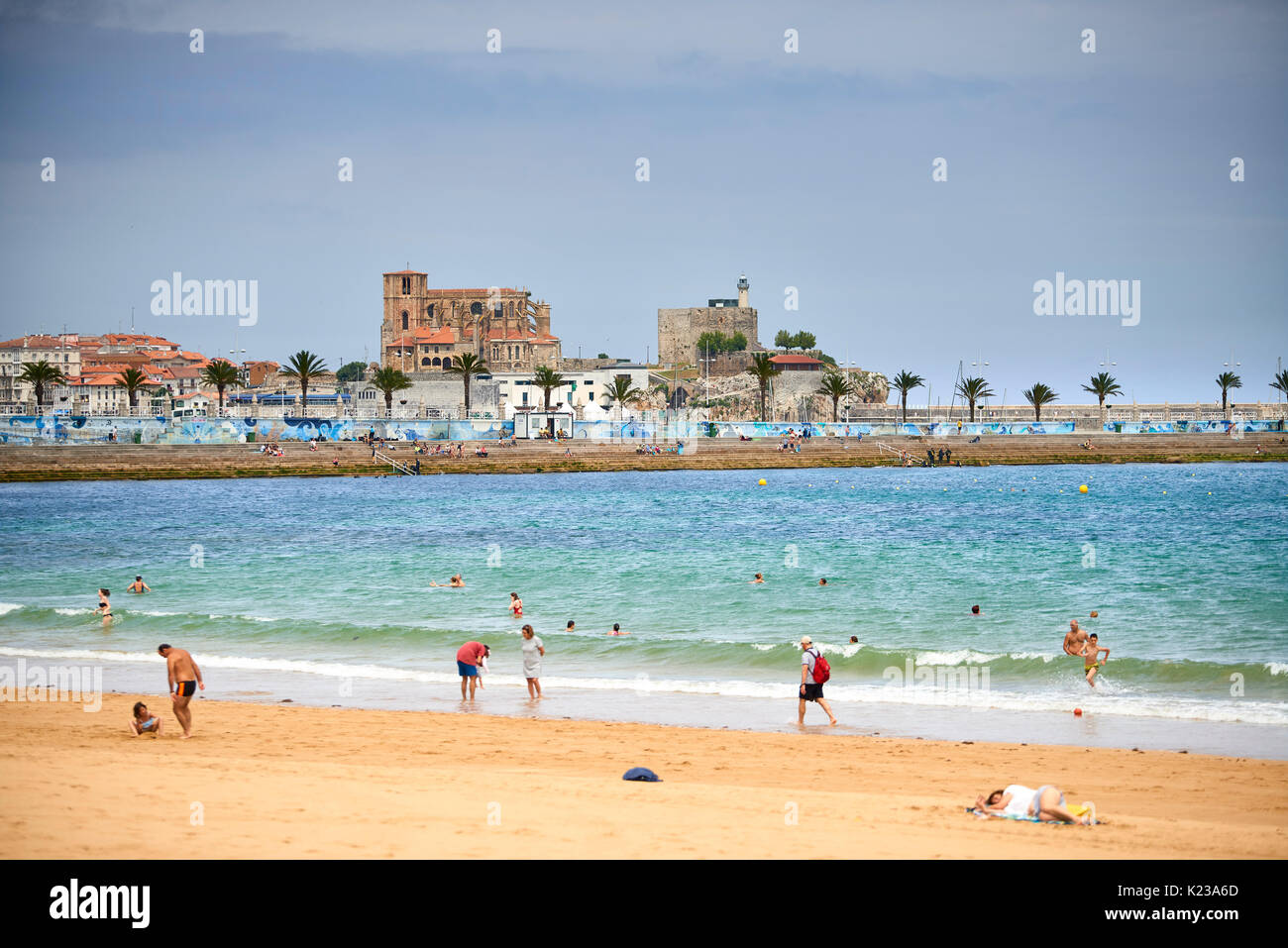 Castro Urdiales Cantabria, Spagna, Europa Foto Stock