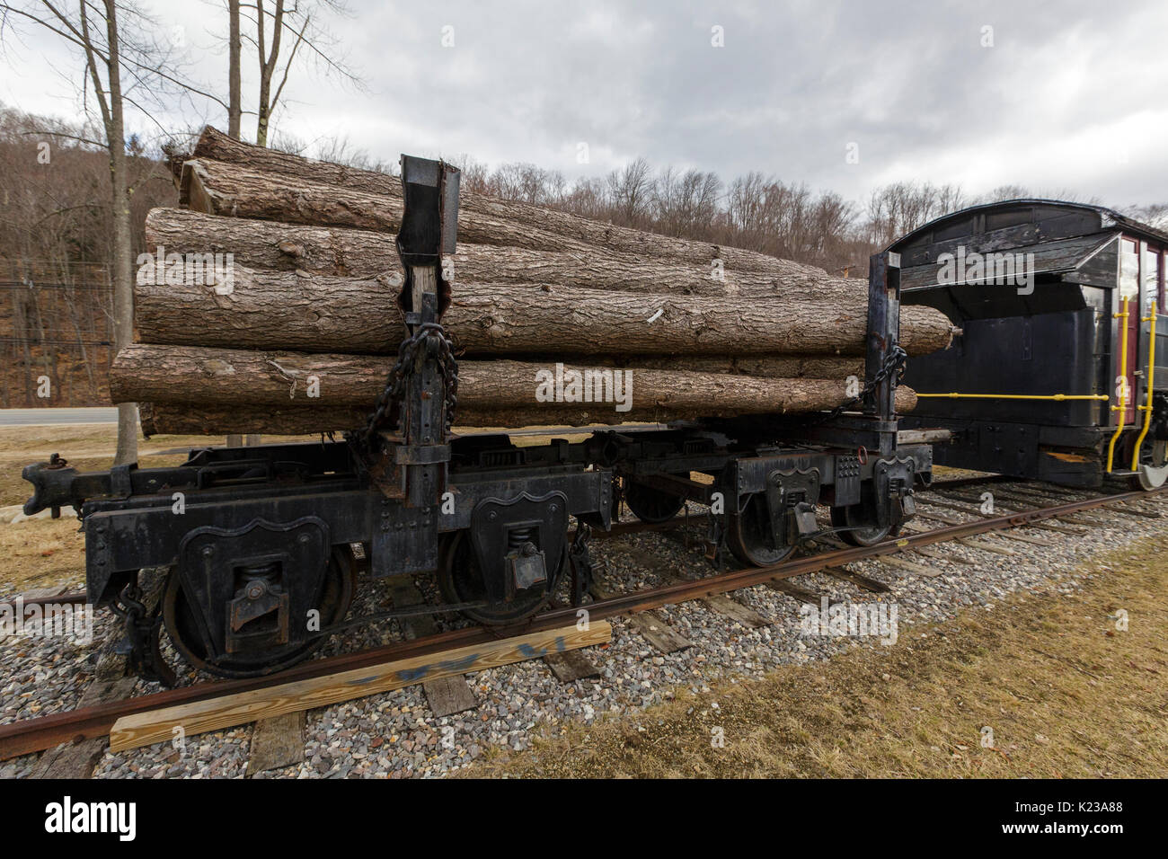 Carrello Log sul display a Loon Mountain a Lincoln, New Hampshire, Stati Uniti d'America. Carrelli di registro sono stati utilizzati per trasportare i resoconti sul ramo orientale & Lincoln Ferrovia di registrazione Foto Stock