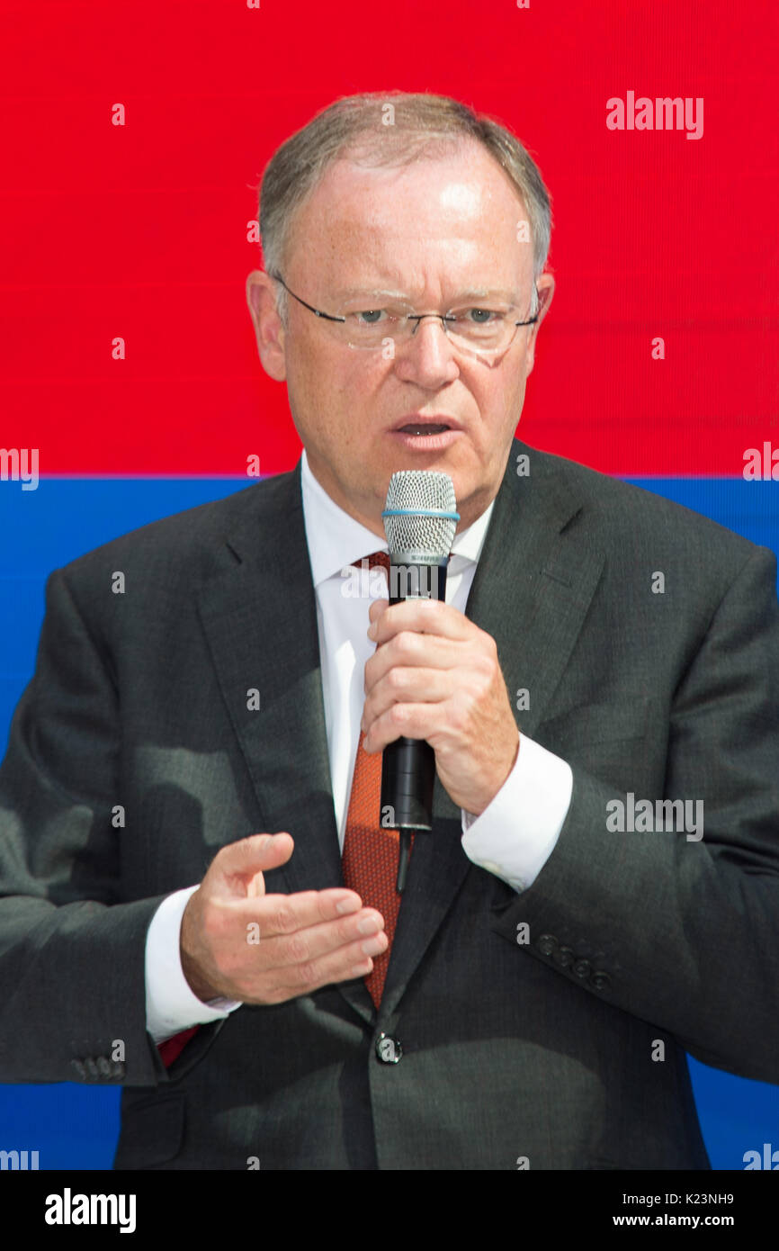 Berlino, Germania. 28 Agosto, 2017. Durante l'Istruzione nazionale Alliance conferenza stampa, Stephan Weil, geste, mit Blick in die Kamera, 28.08.2017, Berlino, Credito: Uwe Koch/Alamy Live News Foto Stock