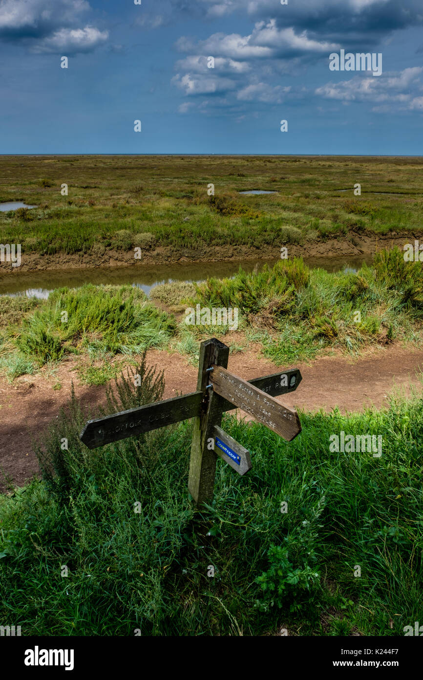 Svincolo sulla Costa North Norfolk percorso, vicino Stiffkey, Norfolk, Regno Unito Foto Stock