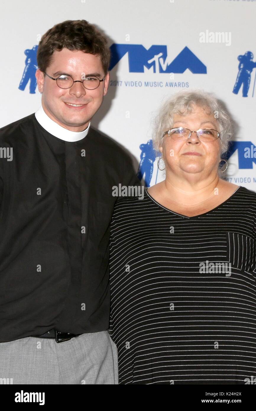 Inglewood, CA. Il 27 agosto, 2017. Robert Lee Wright IV, Susan Bro in sala stampa per MTV Video Music Awards (VMAs) 2017 - Sala stampa, il Forum, Inglewood CA, 27 agosto 2017. Credito: Priscilla concedere/Everett raccolta/Alamy Live News Foto Stock