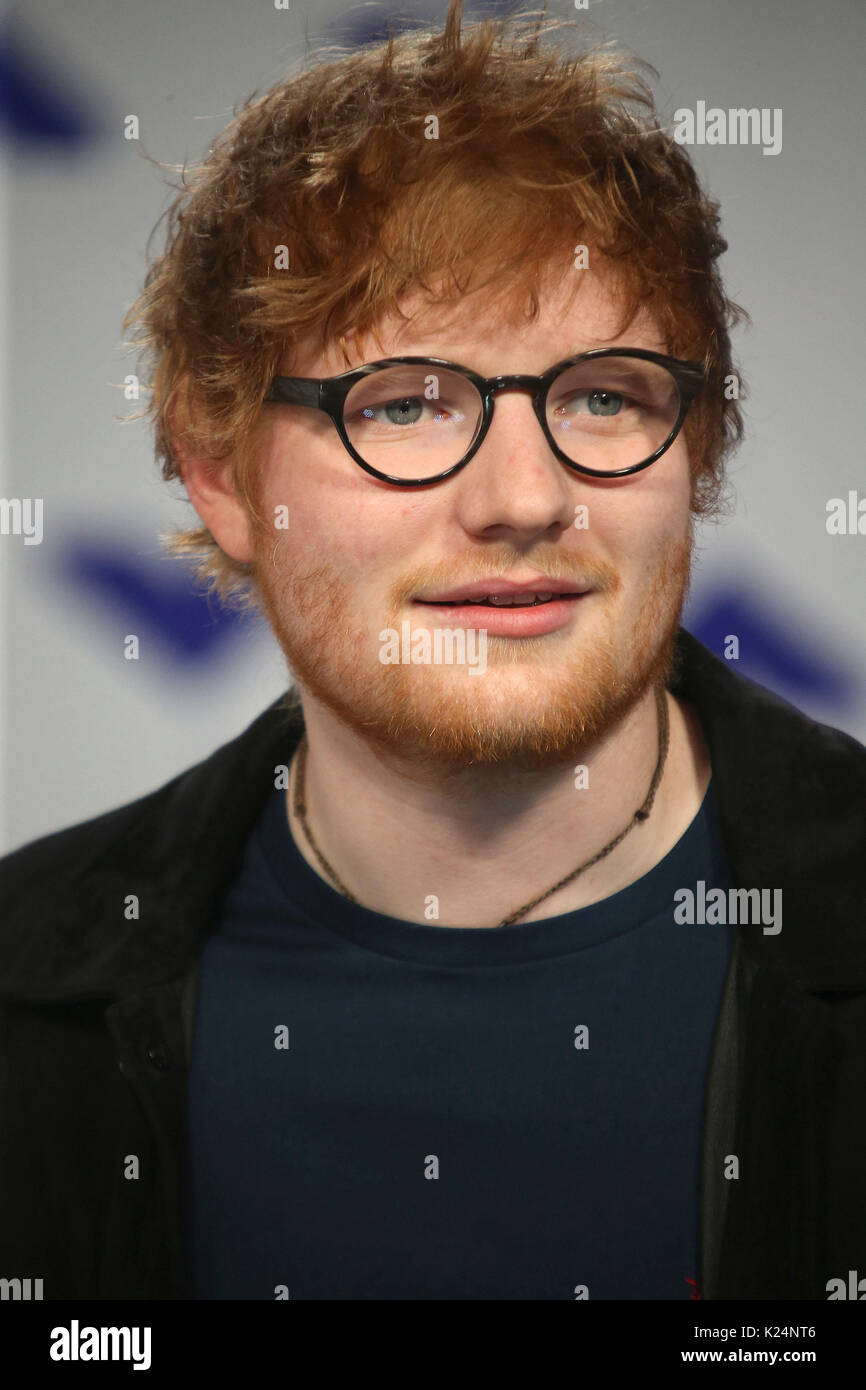 Los Angeles, California, USA. Il 27 agosto, 2017. 27 Agosto 2017 - Los Angeles, California - Ed Sheeran. 2017 MTV Video Music Awards che si è tenuto presso il Forum. Credito foto: F. Sadou/AdMedia Credito: F. Sadou/AdMedia/ZUMA filo/Alamy Live News Foto Stock