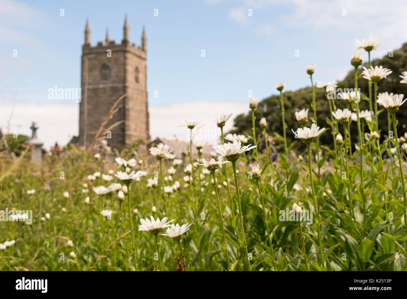 Il sagrato della chiesa di San Uny la chiesa parrocchiale in Lelant, West Cornwall, Regno Unito Foto Stock