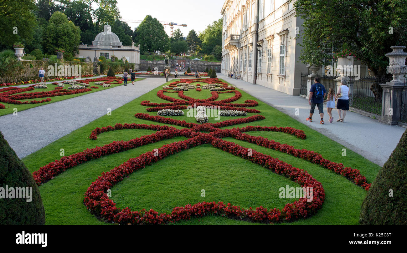 Dai giardini di Mirabell, Mirabellgarten in Salzburg, Austria. Alcune scene dal suono di musica sono stati girati qui. Foto Stock