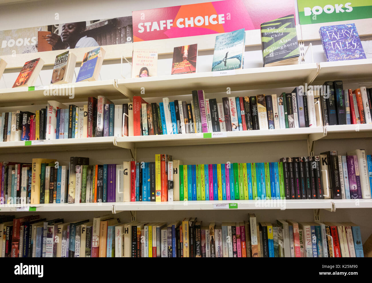 Libri in carità Oxfam shop. Regno Unito Foto Stock