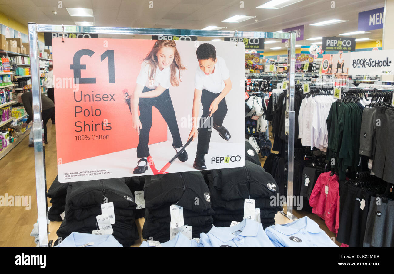 Pep & Co gamma di abbigliamento in Poundland store. Regno Unito Foto Stock