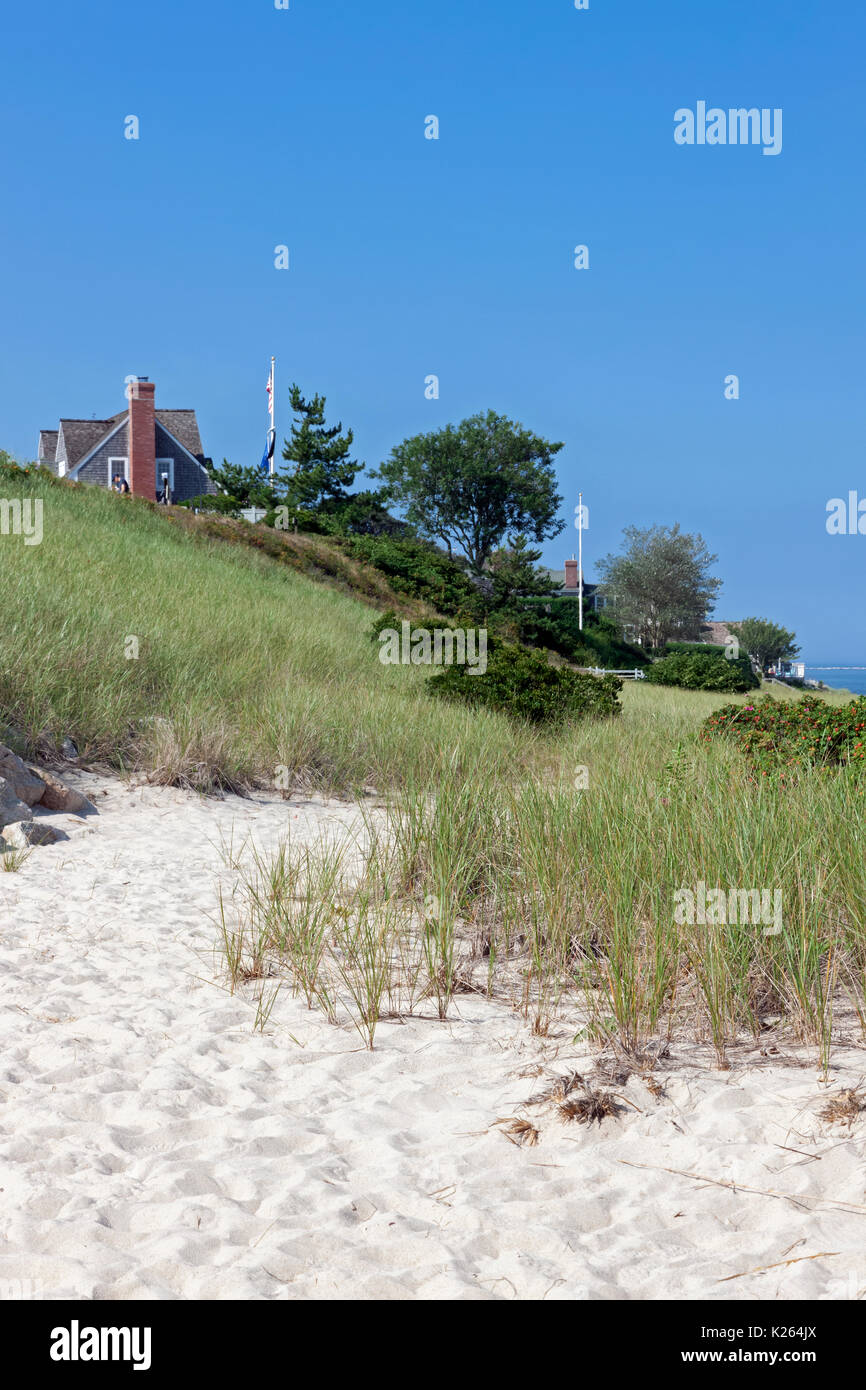 Case sul lungomare al Lighthouse Beach in Chatham, Massachusetts, Cape Cod, STATI UNITI D'AMERICA Foto Stock