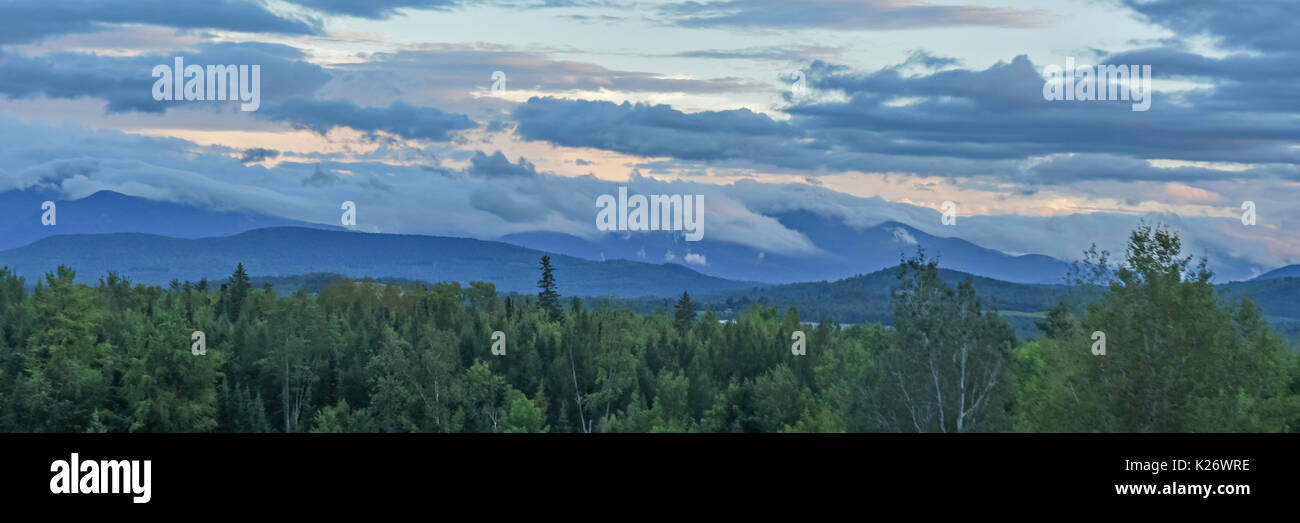 Nuvole al tramonto di White Mountain National Forest - posizione di Mount Washington - New Hampshire Montagne Appalachian Trail escursioni Ubicazione Foto Stock