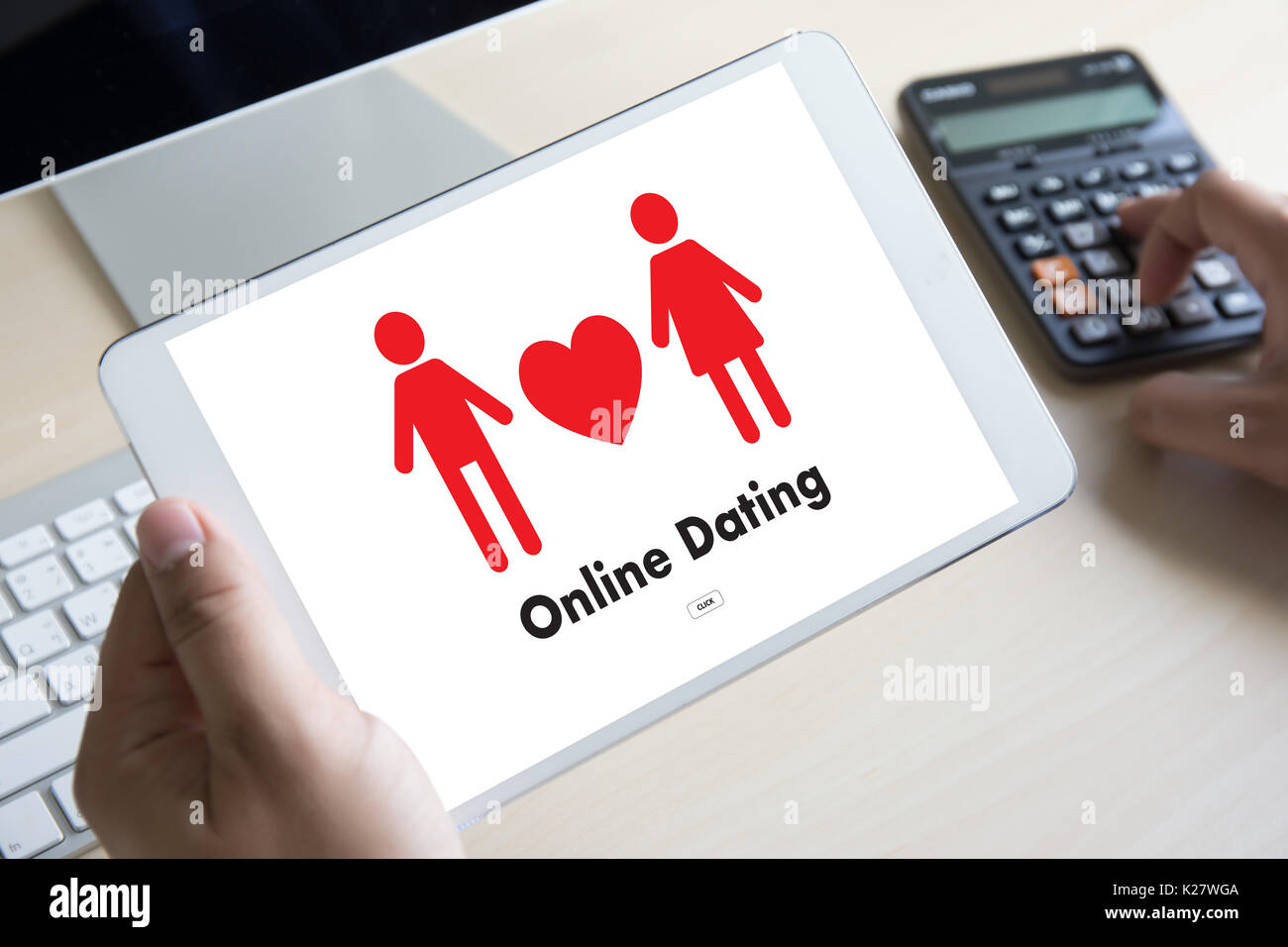 Online Dating match amare l uomo e la donna e un cuore, Internet Dating Matchmaking digitale Foto Stock