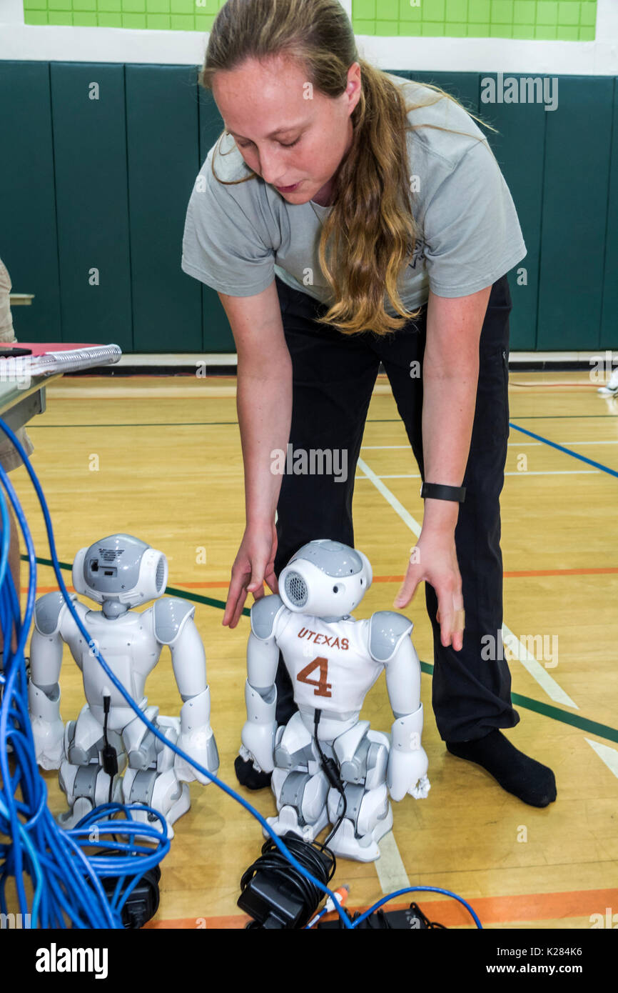 Miami Florida,University of Miami,RoboCup Open,Robots,SoftBank Robotica NAO robot,intelligenza artificiale ai,studenti istruzione scolastica giovani,co Foto Stock