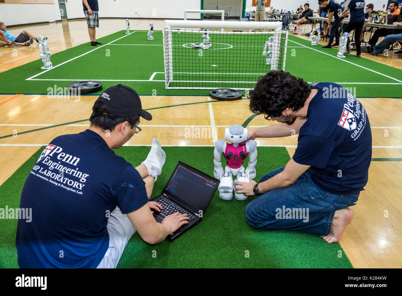 Miami Florida,University of Miami,RoboCup Open,Robots,SoftBank Robotica NAO robot,intelligenza artificiale ai,Student students pupill competition,autono Foto Stock