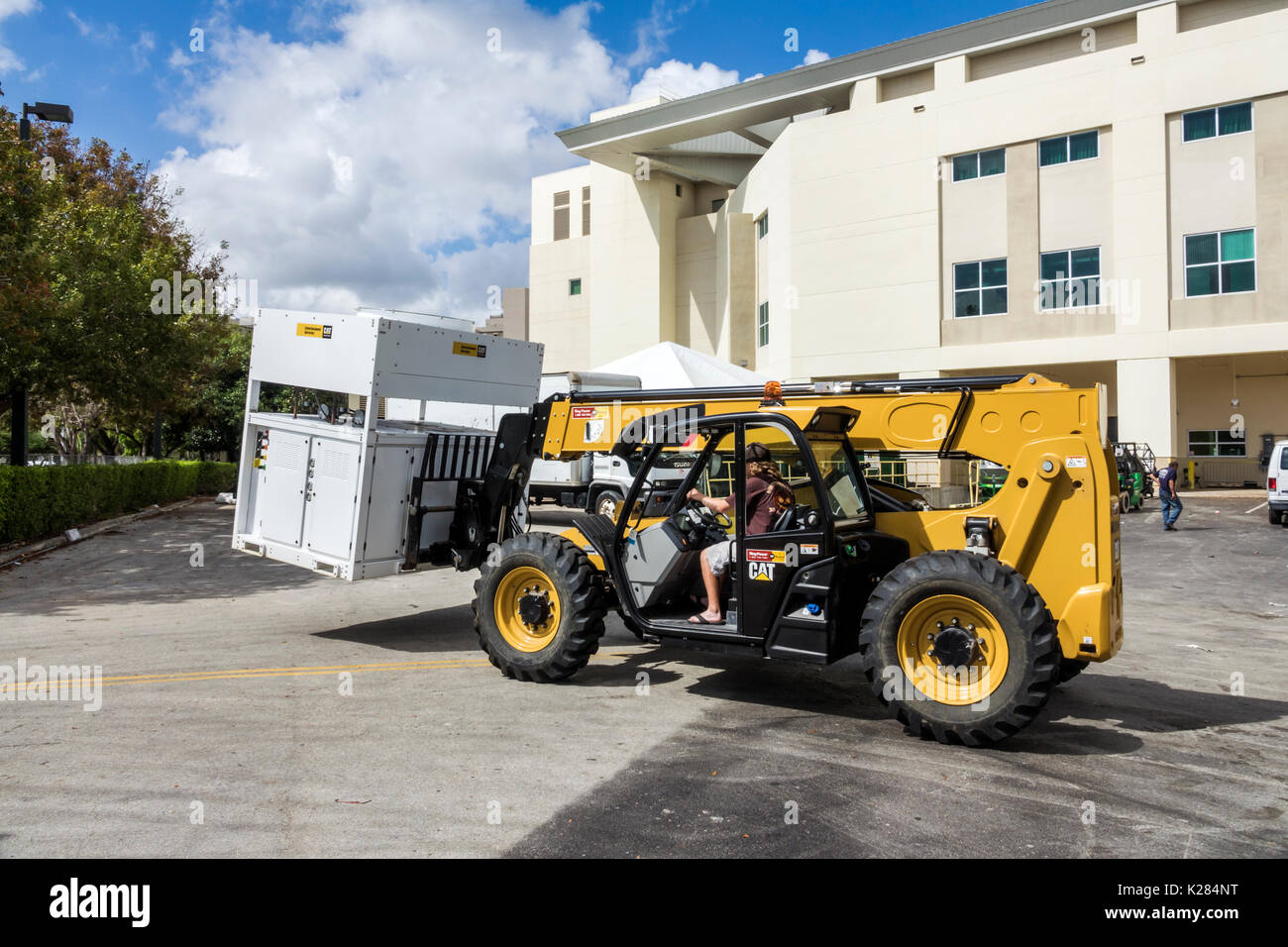 Miami Florida,University of Miami,attrezzature,Caterpillar,movimentatore telescopico,camion sollevatore,FL170430268 Foto Stock