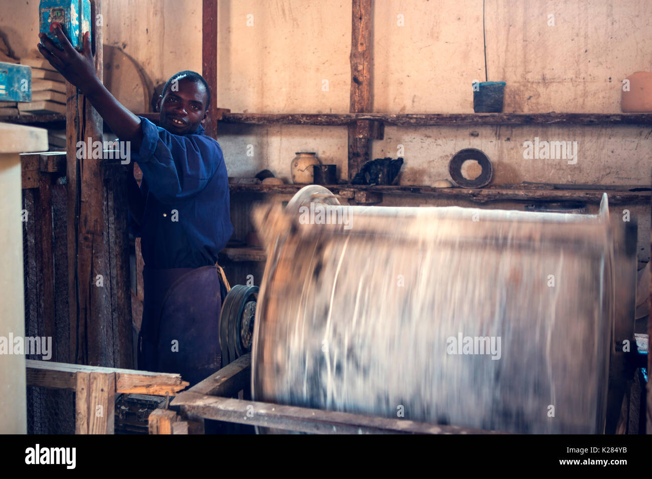 Africa,Malawi,Lilongwe distretto, Dedza pottery. Industria ceramica Foto Stock