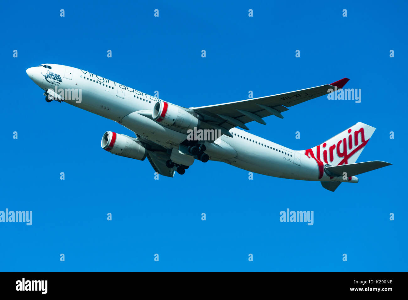 Virgin Australia passeggero aereo in fase di decollo da aeroporto internazionale di Sydney, Nuovo Galles del Sud, Australia. Foto Stock