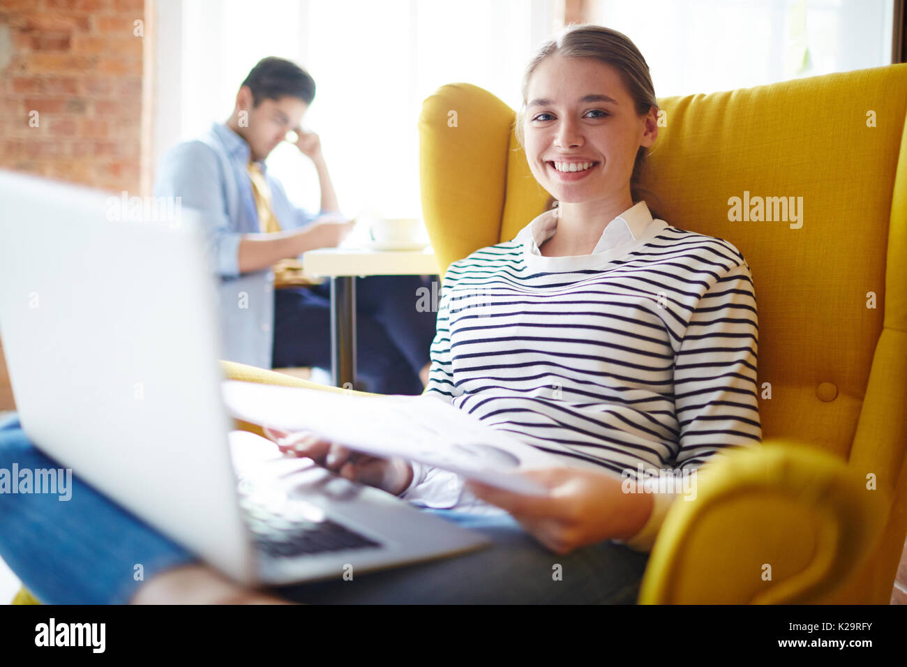 Felice freelancer Foto Stock
