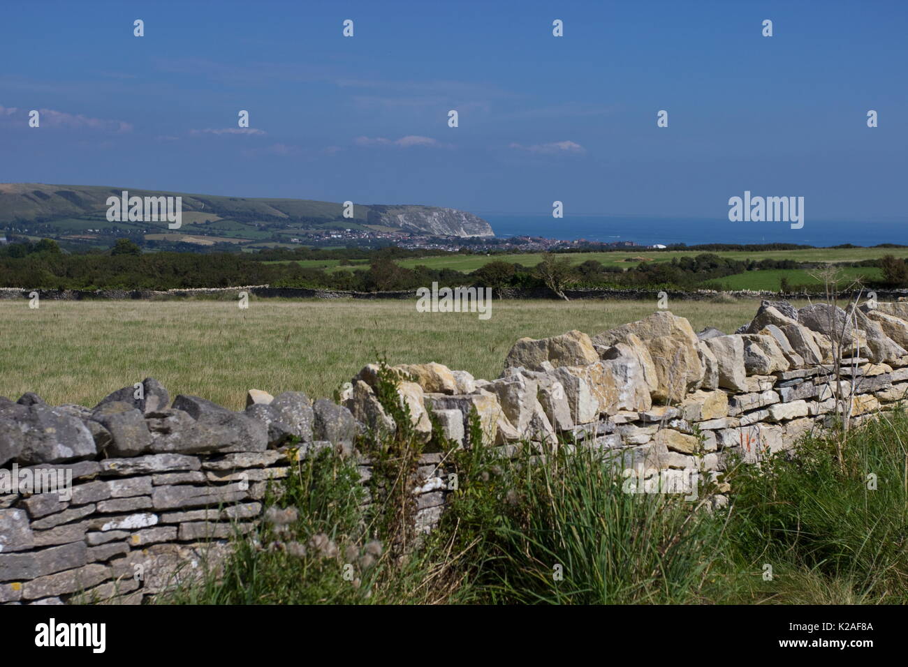 Vista di swanage e ballard punto dal sacerdote modo swanage dorset Foto Stock