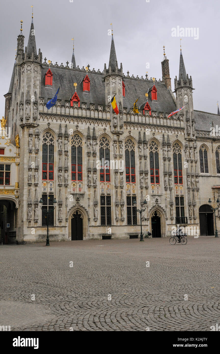 Le spalliere gotiche decorate municipio della città medievale di Bruges / bruges in piazza burg, Fiandre occidentali, Belgio Foto Stock
