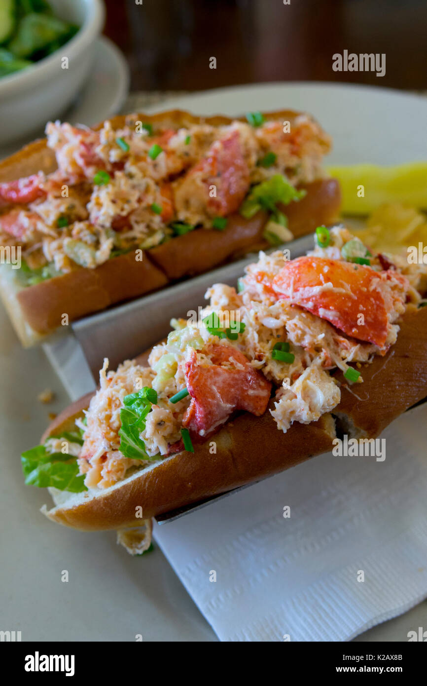 Stati Uniti Maine ME Monhegan Island Lobster twin rotoli all'Monhegan Inn Foto Stock